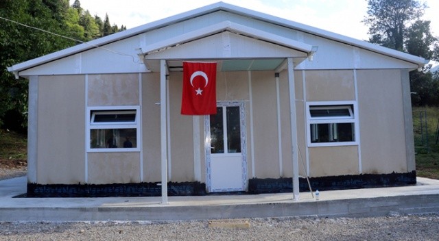 Selin vurduğu köye iki günde cami dikildi Selin vurduğu köye iki günde cami dikildi