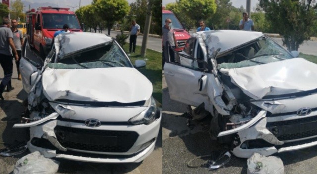Sürücü direksiyon hakimiyetini kaybetti, yaralılar var Sürücü direksiyon hakimiyetini kaybetti, yaralılar var