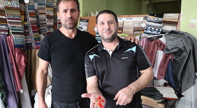Tamir için getirilen koltuktan altın çıktı