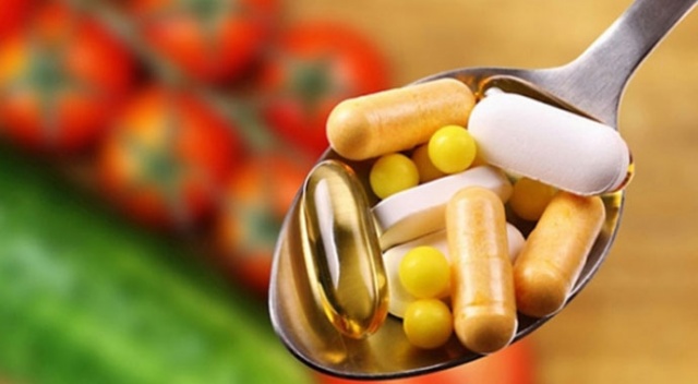 Virüsten çekinen vitamine sarıldı Virüsten çekinen vitamine sarıldı