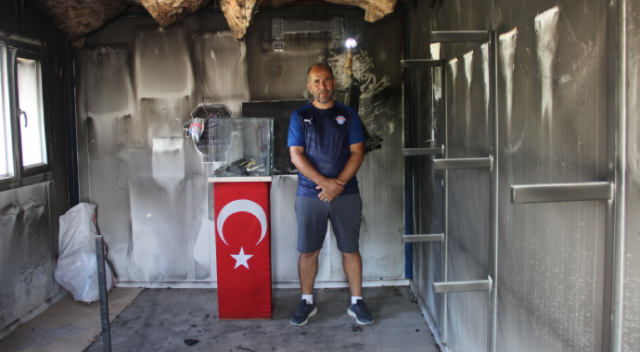 Her şeyin küle döndüğü konteynerde bir tek şehidin emanetleri yanmadı
