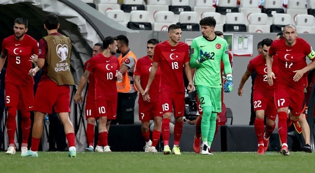 Kimliğimizi kaybettik