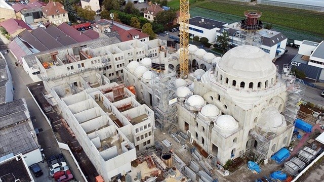 Fransa'da camiye tehdit ve hakaret dolu mektup gönderildi Fransa'da camiye tehdit ve hakaret dolu mektup gönderildi