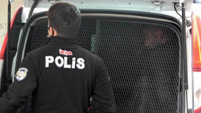 Üzerindeki toz hırsızı ele verdi Üzerindeki toz hırsızı ele verdi