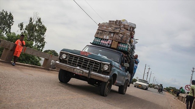 Venezuela Kolombiya ile ticaret için sınırı açtı!