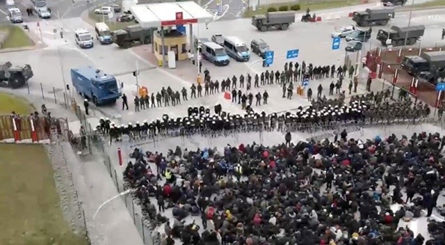 Belarus-Polonya sınırında göçmen gerilimi tırmanıyor Belarus-Polonya sınırında göçmen gerilimi tırmanıyor