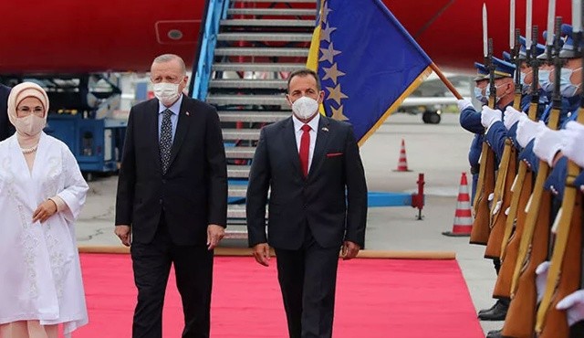 Cumhurbaşkanı Erdoğan’ın Bosna Hersek trafiği sürecek