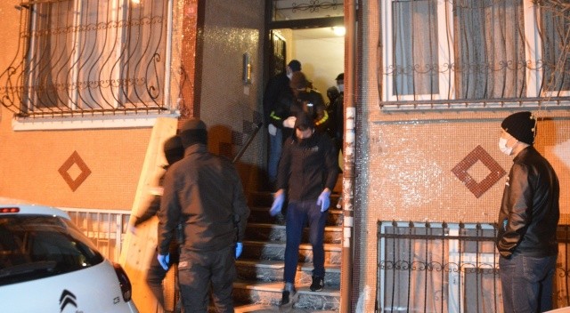 32 yaşındaki öğrenci evinde ölü bulundu 32 yaşındaki öğrenci evinde ölü bulundu