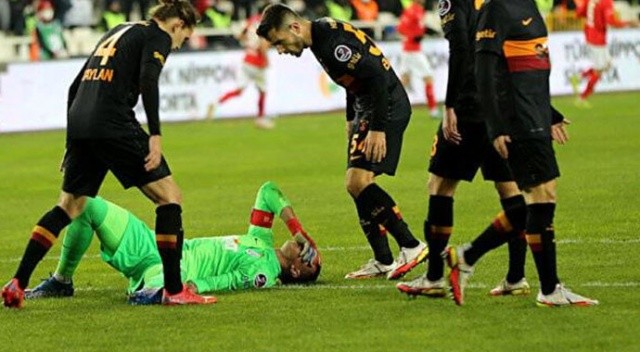 Acı içinde yerde kalan Muslera’dan kötü haber! 1 ay yok Acı içinde yerde kalan Muslera’dan kötü haber! 1 ay yok