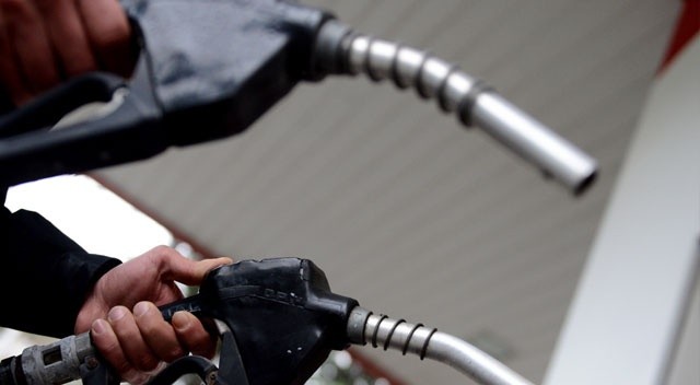 Bu gece yarısından itibaren geçerli: Benzine 44 kuruş zam Bu gece yarısından itibaren geçerli: Benzine 44 kuruş zam