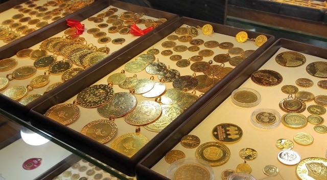 Gram altın 1000 lirayı geçti, yarım grama talep arttı Gram altın 1000 lirayı geçti, yarım grama talep arttı
