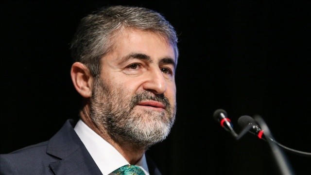 Hazine ve Maliye Bakanı Nureddin Nebati'den asgari ücret açıklaması Hazine ve Maliye Bakanı Nureddin Nebati'den asgari ücret açıklaması