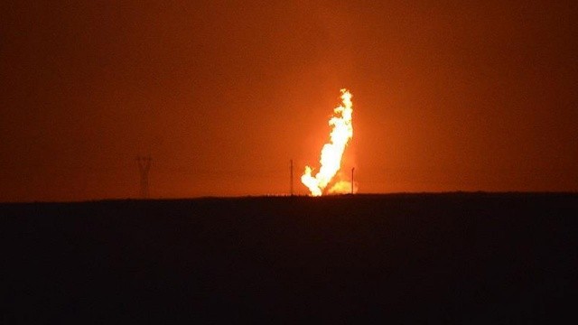 İran'da facianın kıyısından dönüldü! Doğal gaz boru hattında patlama İran'da facianın kıyısından dönüldü! Doğal gaz boru hattında patlama