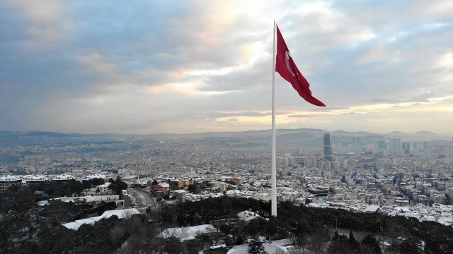 İstanbul beyaza büründü İstanbul beyaza büründü