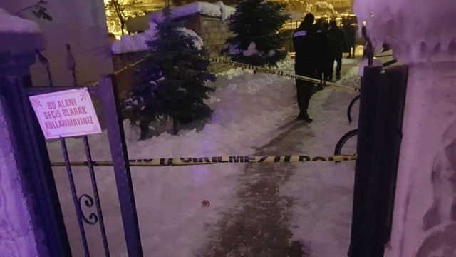 Konya'da feci olay! 12 yaşındaki çocuk 4. kattan düşüp öldü Konya'da feci olay! 12 yaşındaki çocuk 4. kattan düşüp öldü