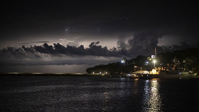 Meteoroloji'den fırtına uyarısı: Gece yarısı bastıracak! Meteoroloji'den fırtına uyarısı: Gece yarısı bastıracak!