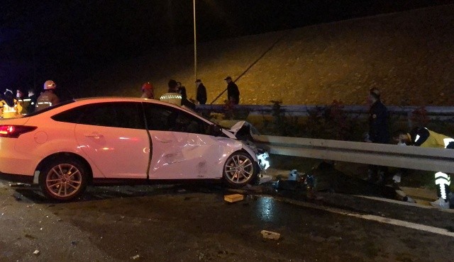 Nişandan dönen akrabaların otomobilleri çarpıştı: 3 ölü, 2 yaralı Nişandan dönen akrabaların otomobilleri çarpıştı: 3 ölü, 2 yaralı
