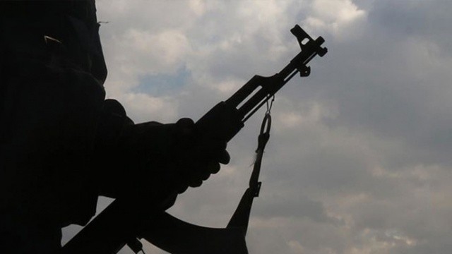 PKK'dan kaçan 5 terörist teslim oldu PKK'dan kaçan 5 terörist teslim oldu