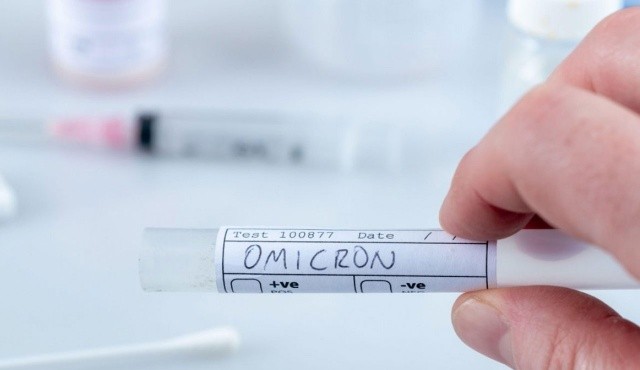 Yeni varyant vaka sayılarını katladı | İşte Omicron'un 5 belirtisi Yeni varyant vaka sayılarını katladı | İşte Omicron'un 5 belirtisi