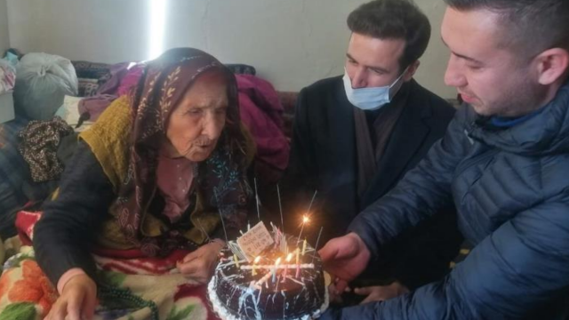 20 yıl önce öldü diye selasını verdiler, bugün 121. yaşını kutladı