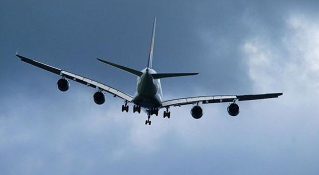 ABD'de 2 bin 400'den fazla uçuş iptal edildi ABD'de 2 bin 400'den fazla uçuş iptal edildi