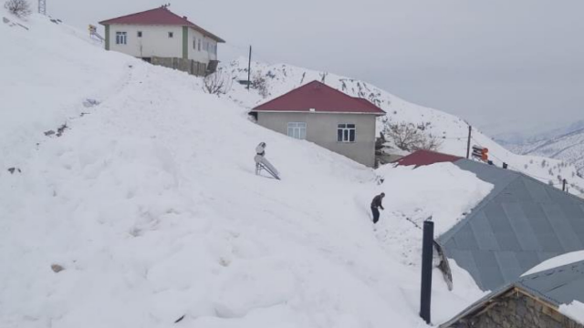 Adıyaman'da 6 köyün yolları 12 gündür kapalı Adıyaman'da 6 köyün yolları 12 gündür kapalı