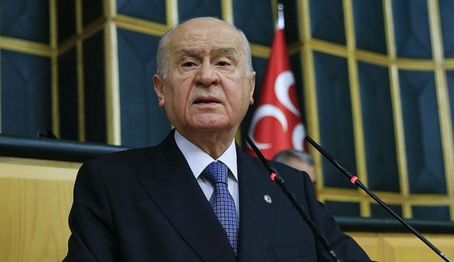 Bahçeli: Kamu kurumlarının kapılarında kaybettikleri haysiyeti arıyorlar