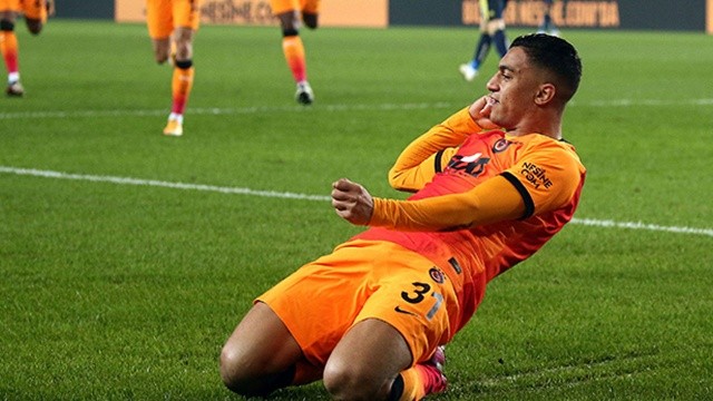 Galatasaraylı yıldız futbolcu ülkesini karıştırdı: Hakkında soruşturma açıldı Galatasaraylı yıldız futbolcu ülkesini karıştırdı: Hakkında soruşturma açıldı