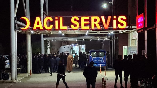 Şanlıurfa&#039;da iki otomobil çarpıştı, ölü ve yaralılar var