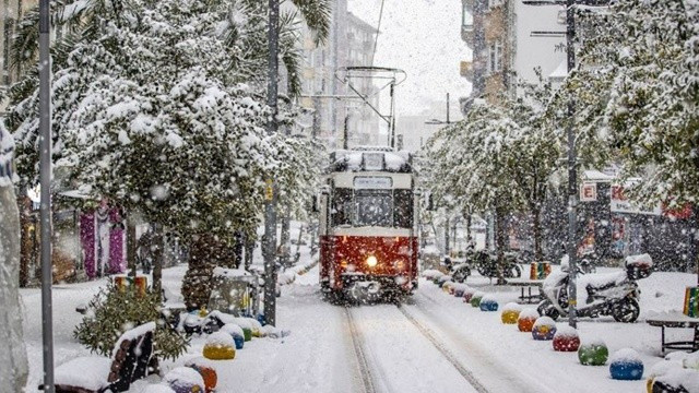 Tarih verildi! İstanbul'a kar yeniden gelecek Tarih verildi! İstanbul'a kar yeniden gelecek