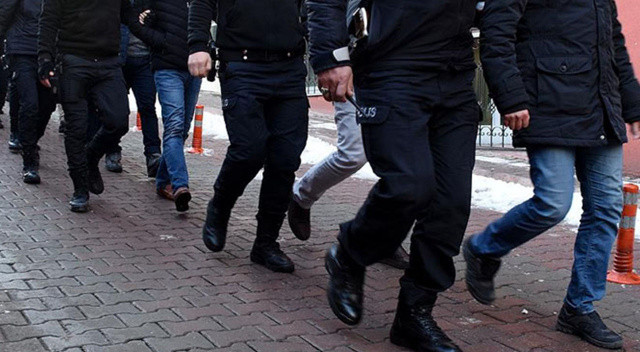 Ankara merkezli 25 ilde FETÖ soruşturması: 76 gözaltı Ankara merkezli 25 ilde FETÖ soruşturması: 76 gözaltı