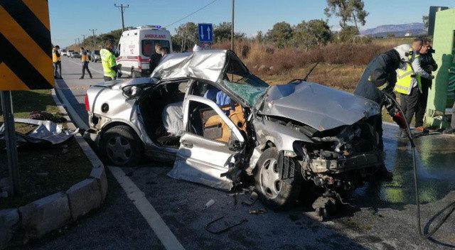 Antalya'da feci kaza: 2 kişi hayatını kaybetti Antalya'da feci kaza: 2 kişi hayatını kaybetti
