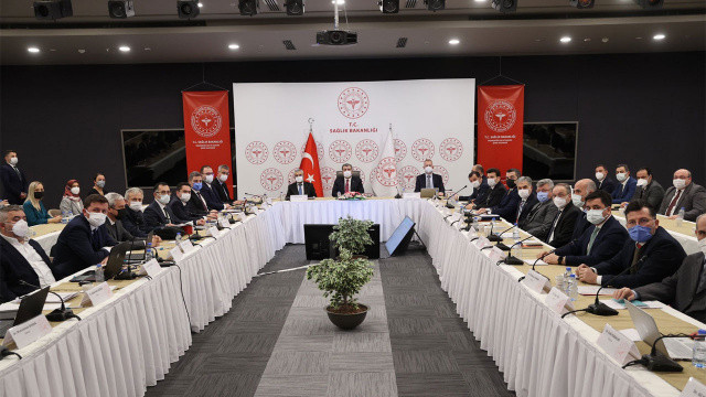 Bakan Koca İstanbul'la ilgili son durumu paylaştı! Vakalarla ilgili çarpıcı detay Bakan Koca İstanbul'la ilgili son durumu paylaştı! Vakalarla ilgili çarpıcı detay