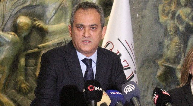 Bakan Özer, devam zorunluluğu olmayan öğrencileri açıkladı