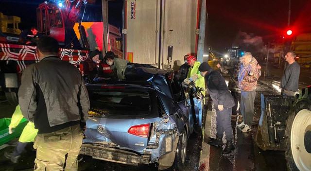 Balıkesir&#039;de feci kaza! Tırın altına giren sürücü hayatını kaybetti