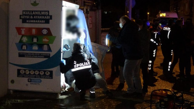 Bursa'da feci ölüm: Giysi kumbarasına sıkışarak hayatını kaybetti Bursa'da feci ölüm: Giysi kumbarasına sıkışarak hayatını kaybetti