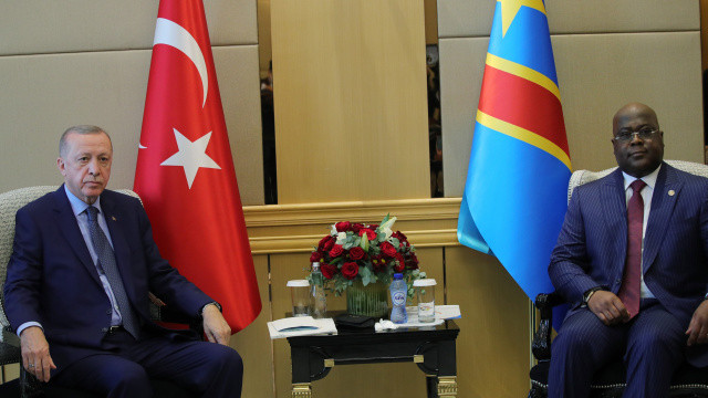 Cumhurbaşkanı Erdoğan: Kongo'ya yanımda 100 bin doz aşı getirdim Cumhurbaşkanı Erdoğan: Kongo'ya yanımda 100 bin doz aşı getirdim