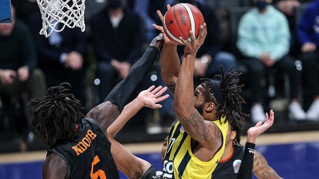 Fenerbahçe Beko ve Galatasaray Nef'e seyirci cezası Fenerbahçe Beko ve Galatasaray Nef'e seyirci cezası