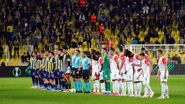 Fenerbahçe, Slavia Prag'a evinde kaybetti Fenerbahçe, Slavia Prag'a evinde kaybetti