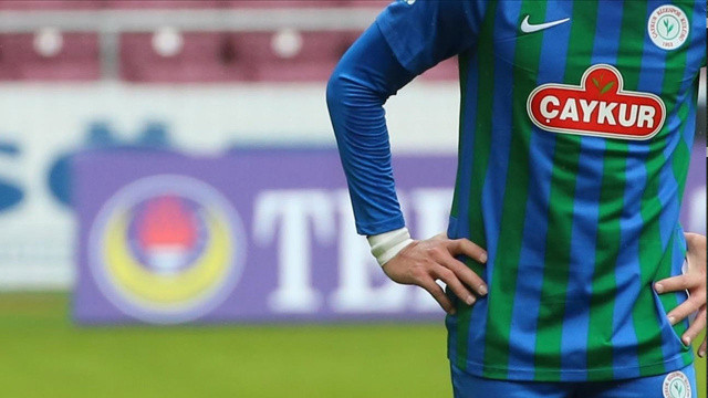 Futbolcu Aziz Aksoy ve ailesine silahlı saldırı Futbolcu Aziz Aksoy ve ailesine silahlı saldırı