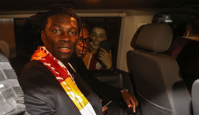 Gomis imzaya geldi: Kupalar bizim Gomis imzaya geldi: Kupalar bizim