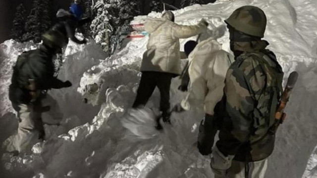 Hindistan’da çığ düştü: 7 asker öldü Hindistan’da çığ düştü: 7 asker öldü