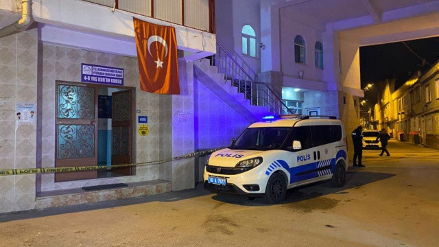 Hırsız girdiği camide imamı 3 yerinden bıçakladı Hırsız girdiği camide imamı 3 yerinden bıçakladı