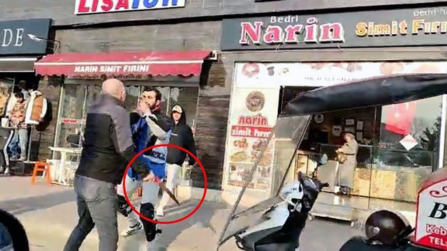 Kuryeye testereyle saldıran taksici ehliyetinden oldu Kuryeye testereyle saldıran taksici ehliyetinden oldu