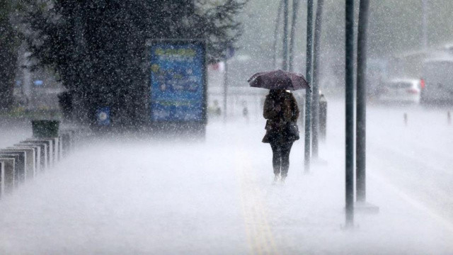 Meteorolojiden kuvvetli yağış uyarısı Meteorolojiden kuvvetli yağış uyarısı