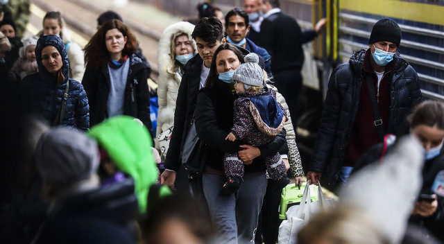Rusya&#039;nın saldırılarından kaçan 30 bin kişi Polonya&#039;da