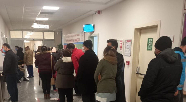 Sağlık Bakanlığı uzman ekip gönderdi: Bilecik’te binlerce kişi ishal ve kusma şikayetiyle hastaneye başvurdu Sağlık Bakanlığı uzman ekip gönderdi: Bilecik’te binlerce kişi ishal ve kusma şikayetiyle hastaneye başvurdu