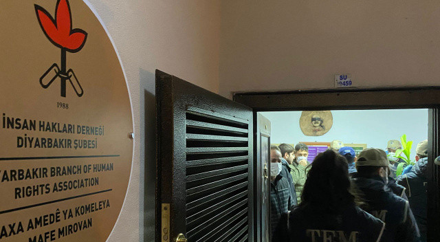Diyarbakır İnsan Hakları Derneği&#039;nde arama