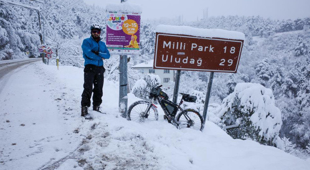 Tipi ve soğuk dinlemediler! Uludağ'a tırmandılar Tipi ve soğuk dinlemediler! Uludağ'a tırmandılar