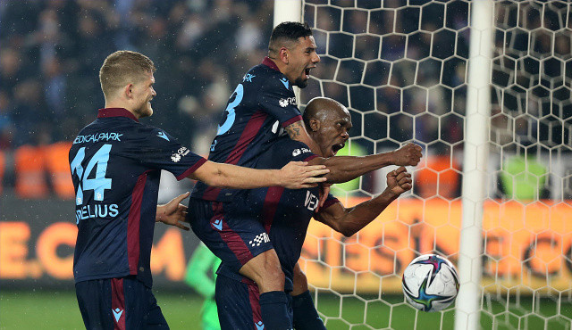 Trabzonspor şampiyonluğa gün sayıyor Trabzonspor şampiyonluğa gün sayıyor